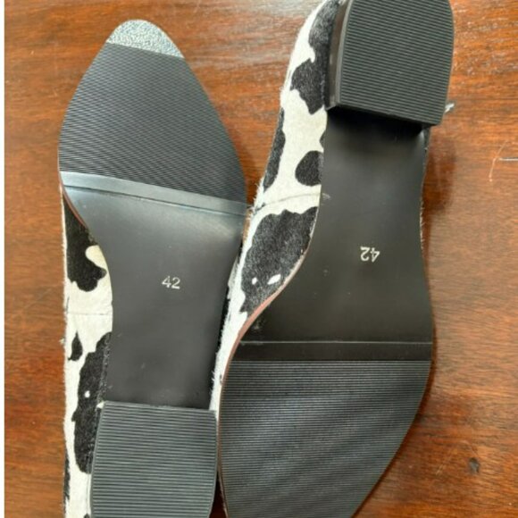 Elegant Loafers with Small Heel - Animal Print - Size 10.5 - Picture 4 of 5